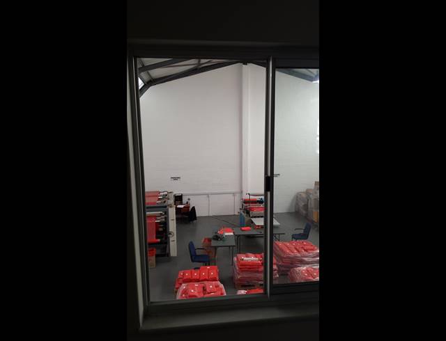 393M² FACTORY RENTED IN KILLARNEY GARDENS